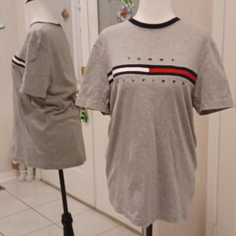 4/$60 Gray Tommy Tee - Size Small